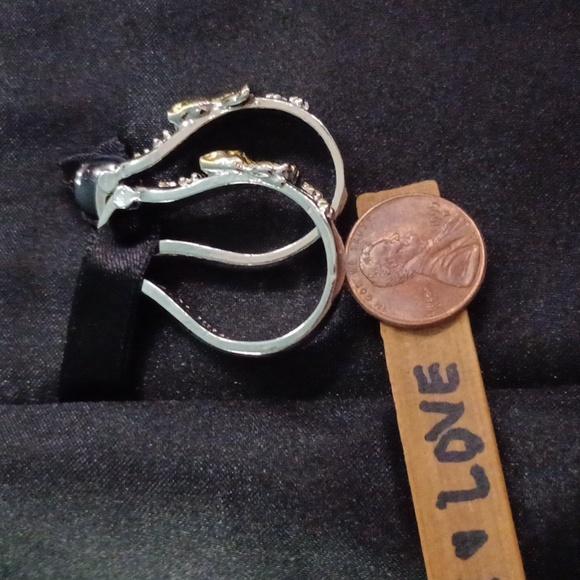 The Bradford Exchange Silver / 24K Gold CATS Fill A Heart With Love Earrings - Picture 7 of 9